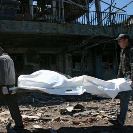 Diennakts laikā Ukrainā gājuši bojā seši, bet ievainoti 14 karavīri
