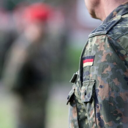 Esam gatavi nosūtīt uz Lietuvu vairāk karavīru, pauž Vācijas aizsardzības ministre