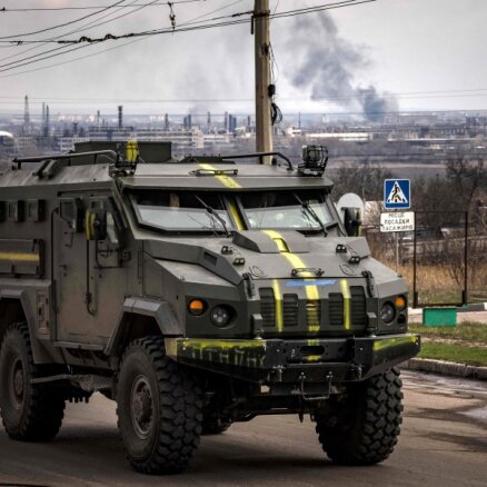 Militārie eksperti: Ukrainas armijai būtu prātīgi atkāpties no atsevišķām pozīcijām, lai nenonāktu ielenkumā