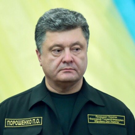 Порошенко обещает районам Донбасса особый статус, но не независимость