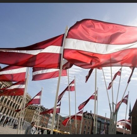 Иностранная пресса хвалит Латвию за "историю успеха" и приглашение в еврозону