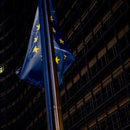 EK apstiprina divu miljardu eiro priekšfinansējumu 12 dalībvalstīm