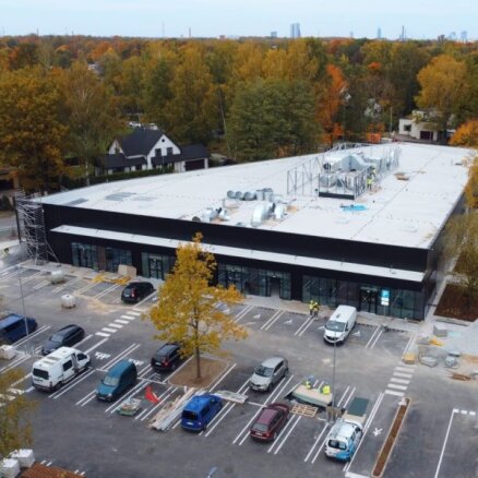 Литовская компания купила в Риге небольшой торговый центр с магазином Lidl
