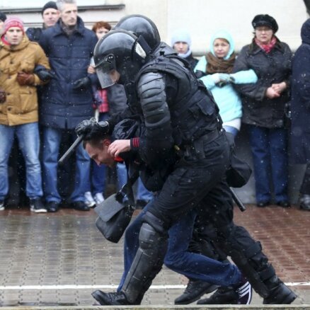 День Воли в Беларуси: сотни задержанных и избитых граждан