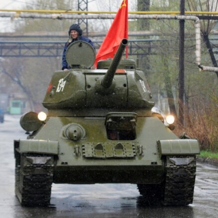 В российском Ивангороде открыли памятник танку Т-34
