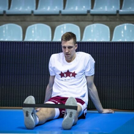 Latvijas basketbola izlasei februāra mačos būs jāiztiek bez Mejera