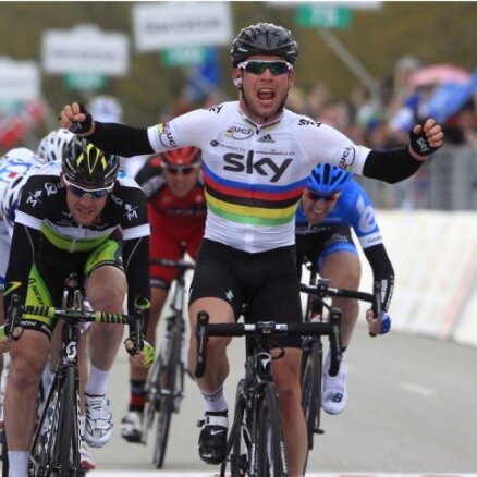 Kavendišs izrauj uzvaru 'Giro d'Italia' otrajā posmā; Smukulim 80.vieta