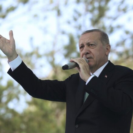 Erdogans: Turcija paplašinās militārās operācijas Sīrijā un Irākā