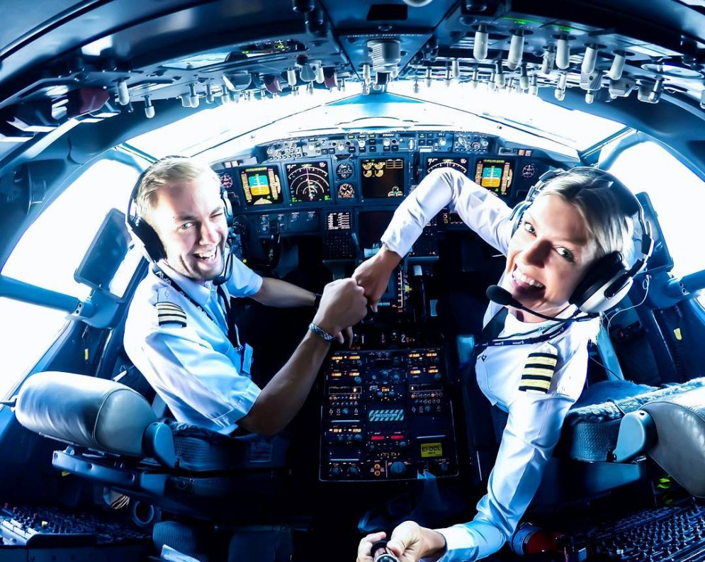 Знакомься: Мария, пилот Ryanair, занимается йогой по всему миру и показывает фото
