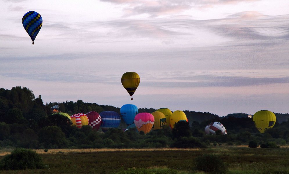 Gaisa balonu sastrēgums Lietuvas debesīs