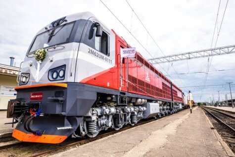 6000 л.с., крошка! Парад ж/д техники LDz возглавил самый мощный в Латвии локомотив