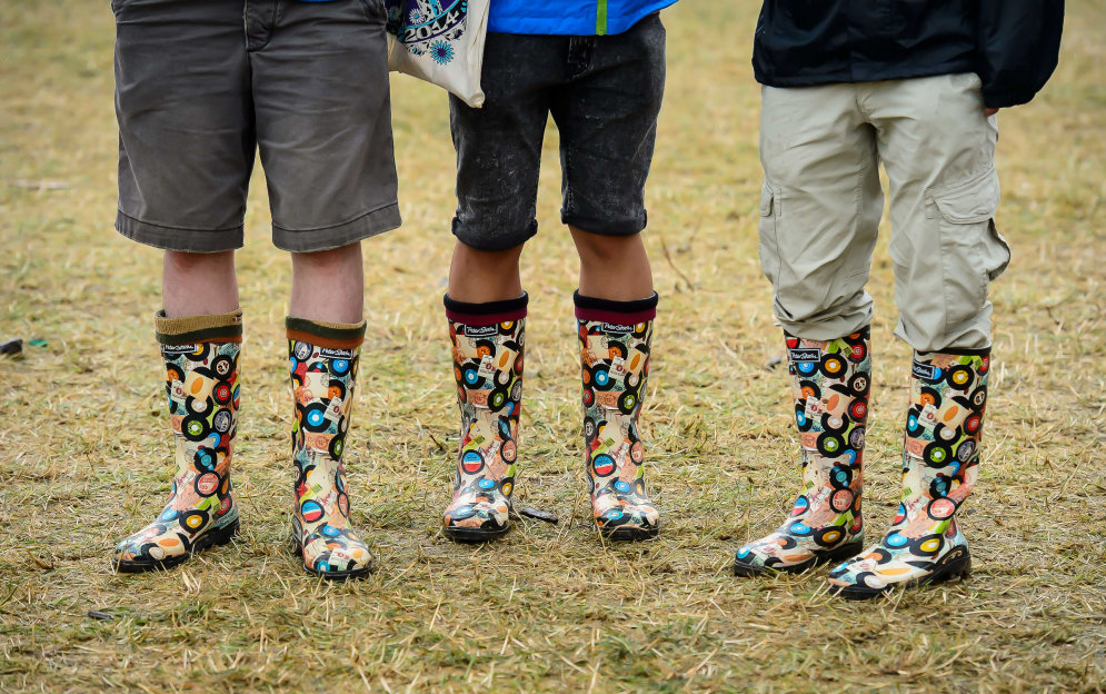 Резиновая мода: какие сапоги носили на самом хипстерском фестивале этого года