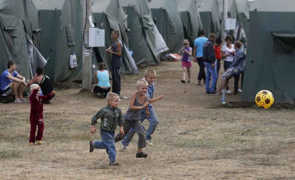Лагерь беженцев "Донецк" в фотографиях агентства Reuters