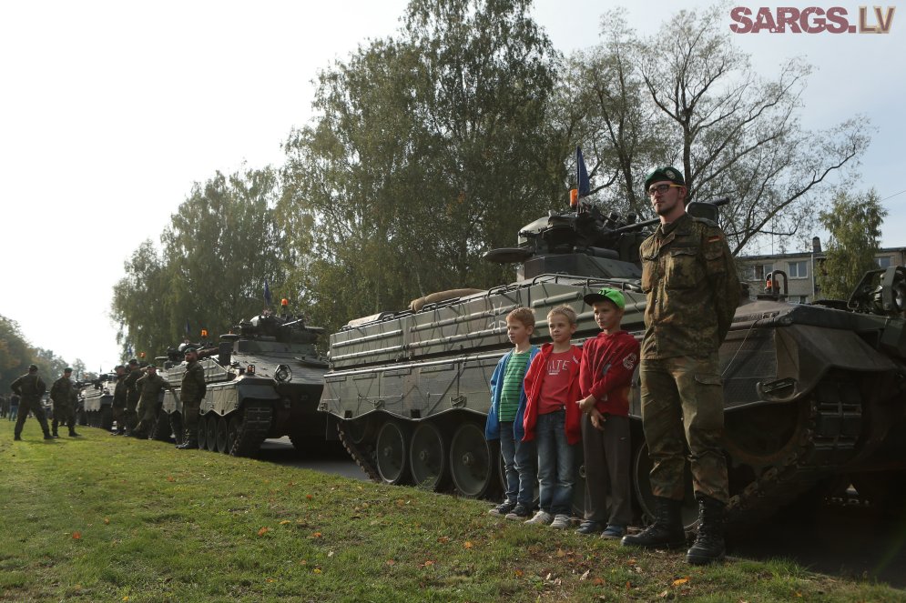 Немецкие танки снова в латвийских лесах — в Адажи прибыли БМП "Мардер"