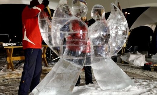 'Plusi' ledus skulptūrām Jelgavā nekaitēs, sola festivāla direktors