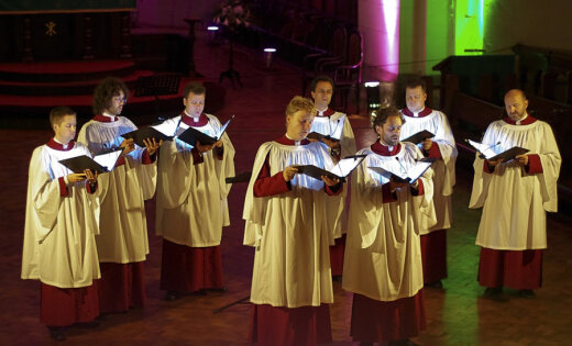 Vokālā grupa 'Schola Cantorum Riga' un Gints Pabērzs šodien koncertēs Lestenes baznīcā