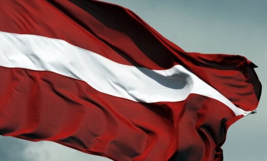 Par godu olimpiešiem pie Rīgas pašvaldības ēkām pirmdien plīvos karogi