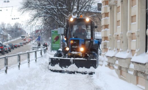 No Rīgas izved vairāk nekā 4000 kubikmetru sniega