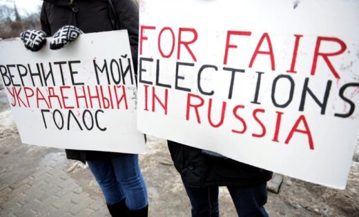 Krievijas prezidenta vēlēšanu dalībnieki Rīgas iecirkņos veido pamatīgas rindas