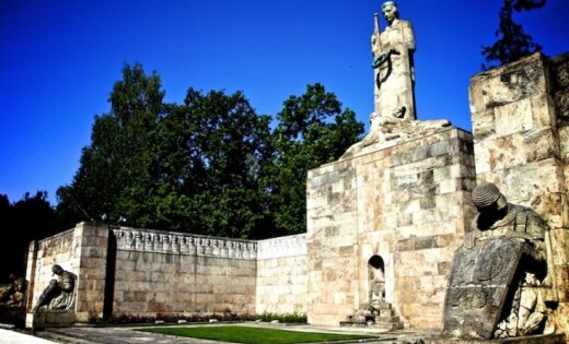 Rīgas Brāļu kapu renovācijai plāno piešķirt 228 000 latu