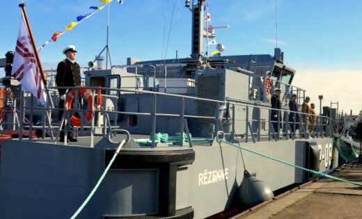 Foto: Iesvēta jauno Latvijas Jūras spēku patruļkuģi 'Rēzekne'