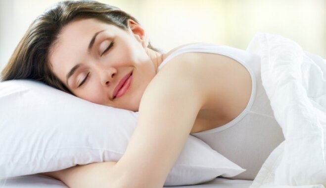 Правила, которые помогут проснуться без боли в спине и шее