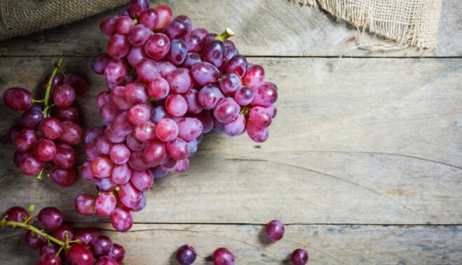 Сладкий и сочный виноград: чем он полезен и чем может быть опасен