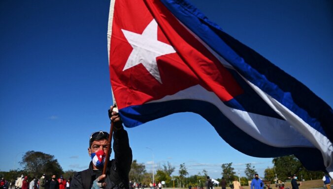 Simtiem kubiešu saņēmuši cietumsodus par dalību protestos