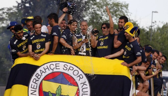 Turcijas čempioni 'Fenerbahce' diskvalificēti no UEFA Čempionu līgas