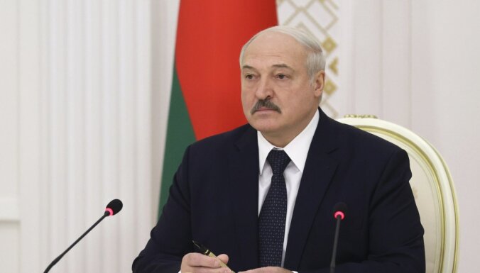 Лукашенко пригрозил НАТО словами "за страну мы все погибнем"
