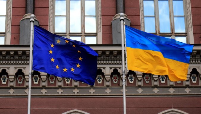 ES piešķirs 450 miljonus eiro ieroču iepirkšanai Ukrainai