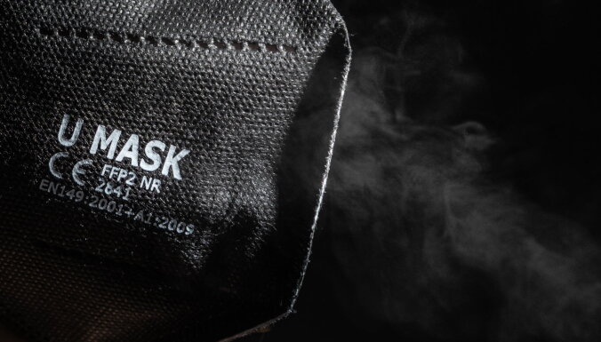 SPKC призывает жителей из групп риска пользоваться медицинскими масками и респираторами FFP2