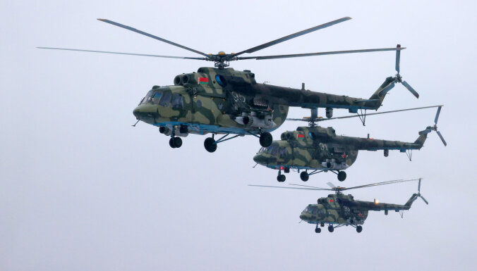 Krievija ziņo par spēku atvilkšanu, bet Baltkrievijā tās karavīru skaits sasniedz 45 000