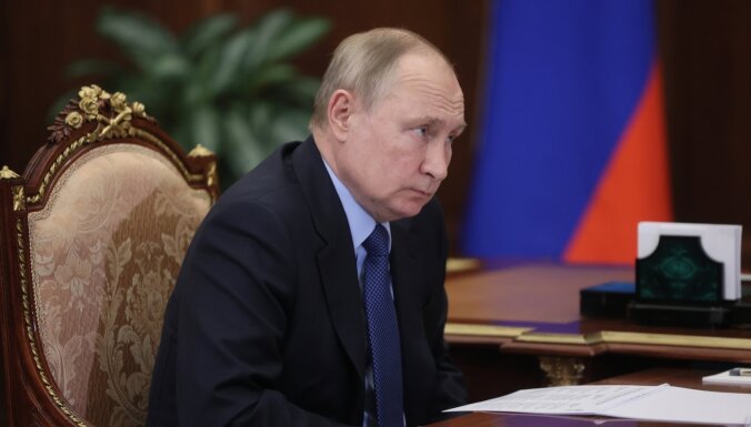 СМИ: США подготовили санкции против людей из окружения Путина и членов их семей