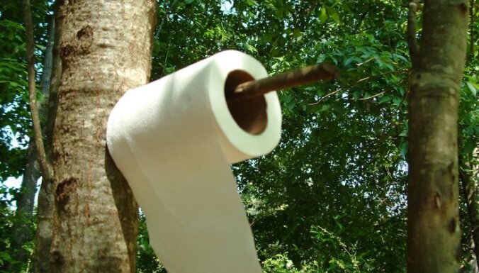 Рижская дума объяснит, зачем нужна туалетная бумага