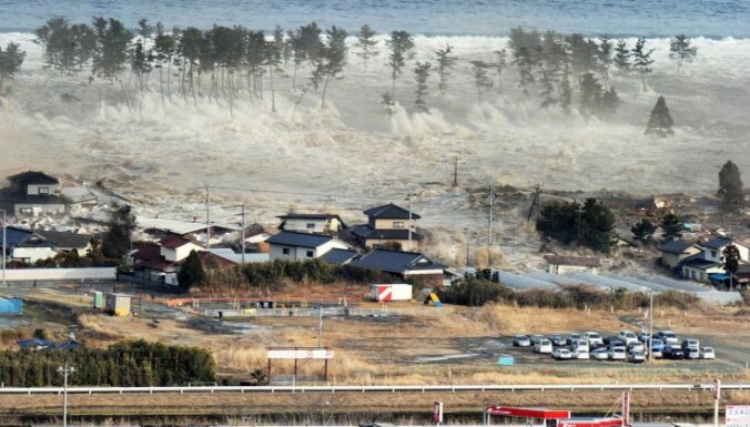 Japānas zemestrīcē vairāk kā 300 upuru
