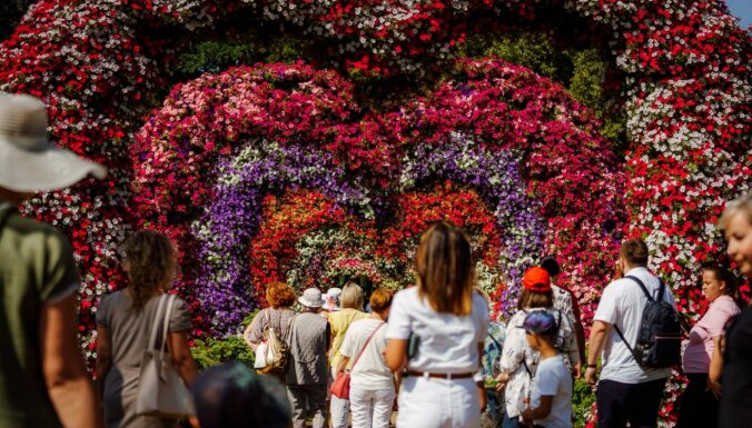 ФОТО. В Пакруойской усадьбе начался фестиваль цветов "Сон в летнюю ночь. Хаос."