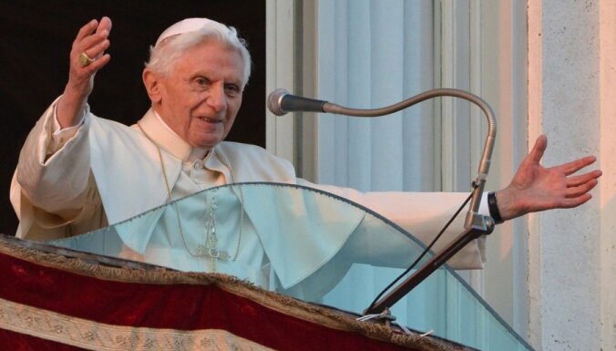 Похороны Бенедикта XVI: впервые папа римский проводил своего предшественника
