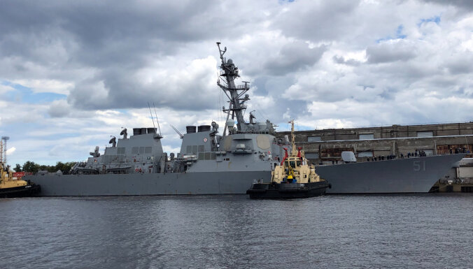 Rīgā ostā ieradies ASV Jūras spēku kuģis 'USS Arleigh Burke'