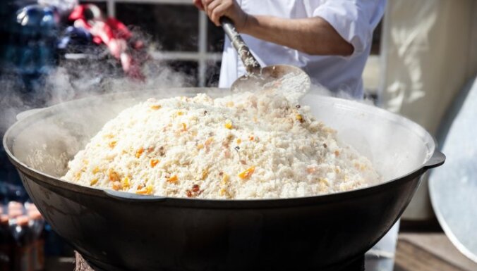 Рис, мясо, посуда: для приготовления настоящего плова важны три вещи