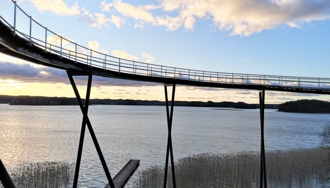ФОТО. С видом на озеро: необычная платформа рядом с литовско-латвийской границей