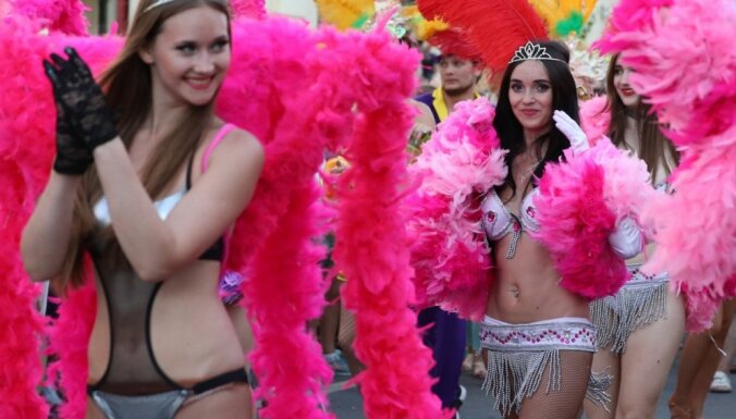 В Самаре устроили бразильский карнавал, а в Москве — День мертвых по-мексикански