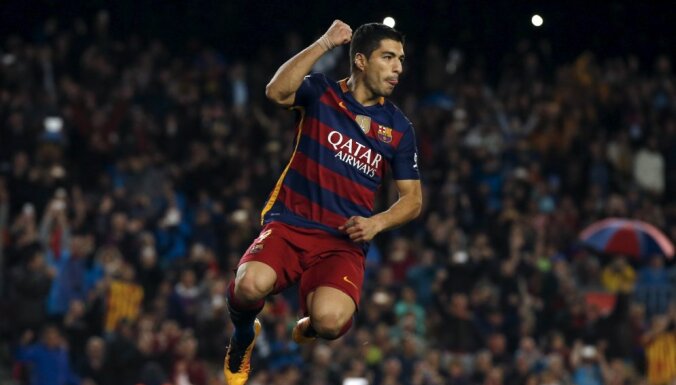 Barcelona Luis Suarez celebrates goal against Sporting