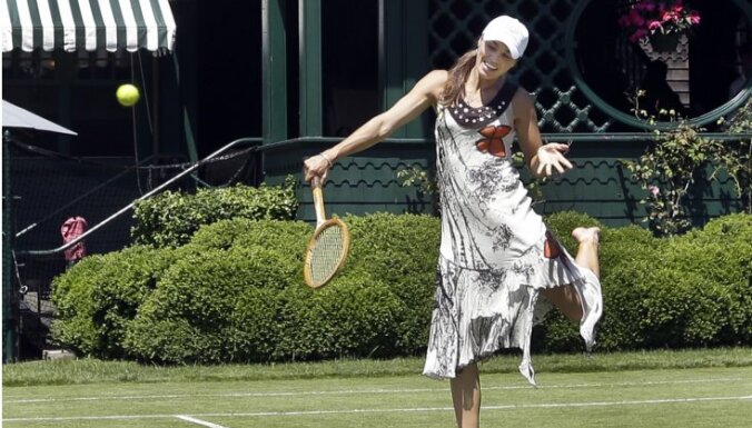 Profesionālajā sportā atgriežas bijušais tenisa brīnumbērns Martina Hingisa