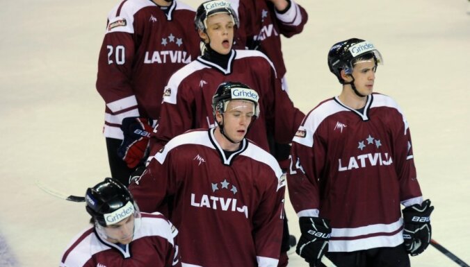 Latvijas hokejistiem pirmā uzvara pārbaudes spēlēs pirms PČ
