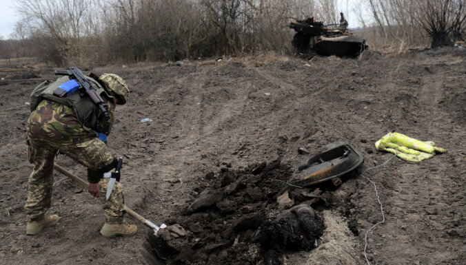 Ukrainai kritušo karavīru skaits ir mazāks nekā Krievijai, bet nav mazs, paziņo Arestovičs