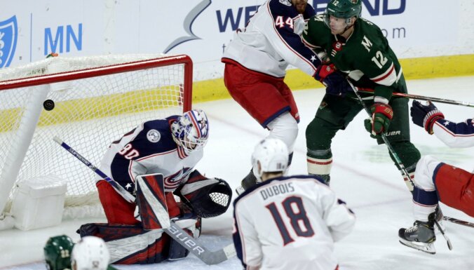 Kivlenieks atvaira 35 metienus savā piektajā spēlē NHL karjerā