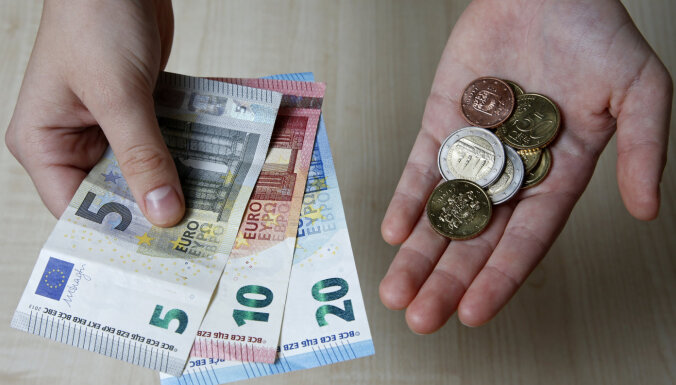 'Eurostat': Latvijā minimālā alga ir ceturtā zemākā ES