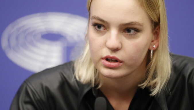 Darja Navaļnaja, saņemot Saharova balvu tēva vietā: tirānu nomierināšanas taktika nestrādā