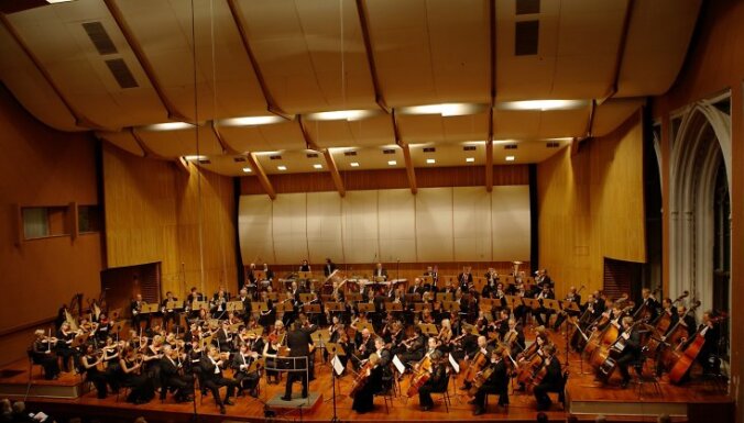 LMB 2009 nominācija kategorijā "Par izcilu sniegumu 2009. gadā" - Latvijas Nacionālais simfoniskais orķestris, mākslinieciskais vadītājs Karels Marks Šišons
